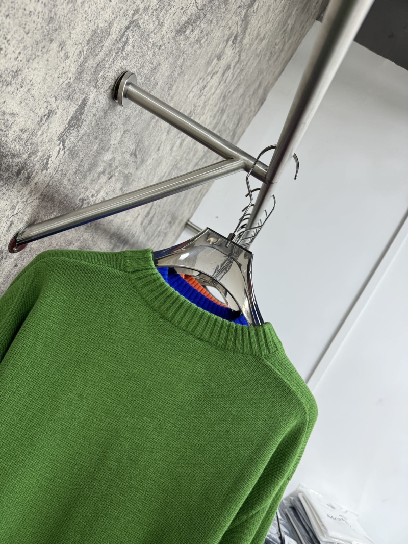 Pra*a sweater